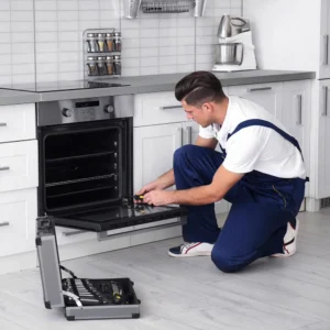 تعتبر شركة ريبير من الشركات الرائدة في مجال تصليح أفران في أبوظبي، حيث تقدم مجموعة شاملة من الخدمات المتخصصة التي تضمن إعادة تشغيل الأفران بأعلى جودة وأقصى كفاءة. إن وجود فرن موثوق هو جزء أساسي من الحياة اليومية في كل منزل، لذا يعتمد الكثيرون على هذه الأجهزة لتلبية احتياجاتهم الغذائية. خدمات متنوعة لتلبية احتياجات العملاء يبتكر فريق ريبير حلولاً فعّالة لمشاكل الأفران المختلفة، ويسهم في توفير الوقت والمال بفضل خبرته الطويلة في هذا المجال. بمجرد أن تتصل بفريق الخدمة، ستجد نفسك في يد أمينة حيث يتم ضمان الاستجابة السريعة لجميع الاستفسارات. تتميز الشركة بخدماتها على مدار الساعة، مما يعني أنه يمكنك الاعتماد عليها في أي وقت، سواء كان ذلك في ساعات النهار أو الليل. أبرز خدمات شركة ريبير تقدم شركة ريبير العديد من الخدمات التي تشمل: تحقق من الأعطال: يقوم الفنيون المتخصصون بإجراء فحص شامل للأفران لتحديد مصدر الأعطال بدقة. الإصلاح واستبدال القطع: في حال وجود قطع تحتاج إلى استبدال، يتم استبدالها بقطع غيار أصلية ومعتمدة. تنظيف الأفران: يتم تقديم خدمات تنظيف عميقة تضمن عدم تراكم الدهون أو الأوساخ، مما يضمن أداءً أفضل للأفران. لماذا تفضل شركة ريبير لتصليح الأفران؟ تُعتبر شركة ريبير الخيار المثالي للعديد من السكان في أبوظبي، ولها بعض الأسباب القوية التي تجعلها تتفوق على منافسيها: الشفافية في الأسعار: قبل بدء أي عمل، يتم إبلاغ العملاء بالتكاليف المتوقعة، مما يساعد في وضع توقعات واضحة. جودة الخدمة: تتمثل أولويات ريبير في تحقيق رضا العملاء، لذلك يضمن فريق العمل إجراء العمل بكفاءة وفي وقت قياسي. التغطية الشاملة: تغطي خدمات الشركة جميع أحياء أبوظبي، مما يعني أن العملاء يشعرون بالراحة في إمكانية الوصول إلى الخدمة في أي وقت وأي مكان. آراء بعض العملاء عندما تتحدث مع السكان في أبوظبي، ستجد أن هناك العديد من الشهادات الإيجابية حول خدمات شركة ريبير. مثال على ذلك، يقول أحد العملاء: "لقد كانت تجربتي مع ريبير مدهشة! كانت الخدمة سريعة وأسعارها معقولة بالفعل. ولم أواجه أي مشاكل بعد الإصلاح!" هذه الآراء تكشف عن مدى ارتباط الخدمة المرضية بالتجربة الإيجابية للعملاء، مما يجعل ريبير ترسخ نفسها كخيار موثوق لمن يسعى إلى تصليح أفران في أبوظبي. خطوات سهلة للوصول إلى الخدمة إذا كنت بحاجة إلى خدمات تصليح أفران في أبوظبي، فإن الحصول على المساعدة من ريبير ليس بالأمر الصعب. فكل ما عليك فعله هو: الاتصال بخدمة العملاء: ابدأ بالتواصل عبر الهاتف أو البريد الإلكتروني. تحديد موعد الفحص: سيتولى فريق الخدمة ترتيب موعد في أقرب وقت ممكن. استقبال الفني في المنزل: سيقوم الفني بأداء الفحص الشامل والإصلاحات اللازمة. الدفع والاستمتاع بالفرن الجديد: بعد انتهاء الخدمة، يمكنك استخدام الفرن بأمان. التزامنا بالجودة تدرك شركة ريبير أهمية الأفران في حياة الناس اليومية، وتؤمن أن كل عميل يستحق أفضل الخدمات الممكنة. لذا، يُعزز الفريق من خبراته ويعمل على تحسين الجودة بشكل مستمر لتلبية احتياجات العملاء المتزايدة. كما أن الشركة تتعاون مع أفضل الموردين للحصول على قطع الغيار الأصلية، مما يزيد من فعالية الخدمات المقدمة. سواء كنت تواجه مشاكل بسيطة أو معقدة، فإن ريبير هنا لتقديم الدعم اللازم. بفضل الابتكار والكفاءة، فإن شركة ريبير تُعتبر الخيار الأمثل لكل من يبحث عن تصليح أفران في أبوظبي. إنهم يلتزمون بتقديم خدمة عملاء ممتازة، وضمان العناية الكاملة بأفران العملاء، مما يعكس مستوى عالٍ من الاحترافية والمصداقية. خدمات تصليح الأفران التحقق من الأعطال في الفرن إن عملية تصليح الأفران في أبوظبي تبدأ بفهم دقيق للمشكلة القائمة. عادةً ما يعتبر تأخر أو فشل الأداء في الفرن أحد المؤشرات الواضحة على وجود مشكلة تحتاج إلى التحقق. هنا يأتي دور الفريق المدرب لدى شركة ريبير، حيث يقوم الفنيون بتحديد الأعطال من خلال خطوات متسلسلة ودقيقة: التعرف على الأعراض: يبدأ الفني بالحوار مع العميل للاستماع إلى الشكوى وتفاصيل الأعطال المثارة. قد تشمل هذه المشاكل عدم التسخين، حدوث رائحة غريبة، أو عدم عمل الفرن بشكل كامل. الفحص البصري: يقوم الفني بمعاينة الفرن من الداخل والخارج، مع التركيز على الأجزاء الأساسية مثل عناصر التسخين، الأزرار، والأدوات الأخرى. اختبار الأداء: بعد ذلك، يتم تشغيل الفرن واختباره في مختلف الأوضاع لفهم طبيعة المشكلة بشكل أعمق. تحليل البيانات: باستخدام المعدات الحديثة، يتم جمع المعلومات عن الأداء وتحديد ما إذا كانت هناك مكونات يحتاج إلى استبدال أو إصلاح. بفضل هذه الخطوات الدقيقة، يمكن للفريق تحديد المشاكل الرئيسية بسرعة وتقديم الحلول المناسبة، مما يساعد على تقليل فترة الانتظار ويضمن تقديم الخدمة بكفاءة. إصلاح الفرن واستبدال القطع الضرورية بعد أن يتم التحقق من الأعطال وتحديد أسبابها، ينتقل الفني إلى مرحلة إصلاح الفرن. تعتبر هذه الخطوة إحدى أكثر الخطوات حسماً في عملية تصليح أفران في أبوظبي. وهنا بعض النقاط المهمة التي تُبرز كيفية إجراء هذه العملية بفعالية: إصلاح الأجزاء المعطلة: في حالات بعض الأعطال البسيطة، قد يكون بالإمكان إصلاح الجزء دون الحاجة إلى استبداله. مثل إصلاح الأزرار أو استبدال الأسلاك التالفة. استبدال القطع الأساسية: إذا كان هناك قطع تحتاج إلى استبدال، يتم استخدام قطع غيار أصلية ومعتمدة، مما يضمن الأداء المثالي واستدامة الجهاز لفترة طويلة. من بين هذه القطع: عناصر التسخين الحساسات الخاصة بالحرارة الأجزاء الداخلية للفرن إعادة اختبار الفرن: بعد الانتهاء من الإصلاح، يقوم الفني بإجراء اختبار نهائي للفرن للتأكد من أنه يعمل بكفاءة كما ينبغي. هذا يتضمن فحص التسخين، التحكم في الحرارة، والتأكد من عدم وجود تسريبات. تجارب العملاء يمكن أن تؤثر جودة الخدمة على تجارب العميل بشكل كبير. يقول أحمد، أحد العملاء الذين استعملوا خدمات شركة ريبير: "لقد تفاجأت بسرعتهم في استبدال العنصر التالف في الفرن، وكان التغيير واضحًا. يمكنك رؤية الفرق في الأداء على الفور!" حيث تُعطي مثل هذه التجارب الثقة للعملاء في الاعتماد على الشركة. تنظيف الفرن بشكل شامل نهايةً، ولكن لا تقل أهمية، تأتي مرحلة تنظيف الفرن. معظم الناس يتجاهلون أهمية هذه الخطوة، لكن التنظيف الشامل يمكن أن يطيل عمر الفرن ويُحسن من أدائه بشكل ملحوظ. إزالة الشحوم والأوساخ: يقوم فريق ريبير بتنظيف الأجزاء الداخلية والخارجية للفرن لإزالة الدهون والترسبات التي قد تؤثر على الأداء. استخدام المنظفات المتخصصة يعني الحصول على نتائج متألقة دون الإضرار بأي جزء من الفرن. فحص سلامة الأجزاء: أثناء عملية التنظيف، يمكن للفني التحقق مرة أخرى من سلامة الأجزاء المختلفة والتأكد من أنه لا توجد أجزاء تحتاج إلى إصلاحات إضافية. إعادة التجهيز: بعد الانتهاء من جميع عمليات التنظيف والفحص، يتم ترك الفرن في حالة مثالية، مما يضمن أن العميل يستطيع العودة لاستخدامه بكل ثقة. خلاصة تجربة الصيانة عند انتهاء عملية تصليح أفران في أبوظبي، يشعر العملاء بالرضا عن أداء الفرن الجديد. تجد أن الأفران تعمل بكفاءة، مما الزراعي تجربة طهي ممتعة وسلسة. اهتمام شركة ريبير بالتفاصيل وضمان جودة الخدمة يُعد من العوامل الأساسية التي تجعلها الخيار الأول للعديد من العائلات في أبوظبي. اجمع بين هذه المزايا مع التزامها بخدمة العملاء على مدار الساعة واستجابة سريعة، مما يعني أن العملاء دائماً في أيدٍ أمينة. أسباب تلف الأفران التسخين غير الكافي من المشكلات الشائعة التي تواجه مستخدمي الأفران هي "التسخين غير الكافي". هذه المشكلة قد تكون محبطة للغاية خاصة عند الرغبة في طهي الطعام أو الخبز، فنجد أن الأفران لا تسخن كما ينبغي. إذا واجهت هذا الأمر، فقد يكون هناك عدة أسباب تؤدي إلى عدم كفاءة التسخين: إعدادات الخلط غير الصحيحة: في بعض الأحيان، يمكن أن يكون هناك خطأ في إعدادات الفرن، مثل ضبط درجة الحرارة على قيمة منخفضة، مما يؤدي إلى عدم تسخينه بشكل كافٍ. تآكل عناصر التسخين: مع مرور الوقت، قد تتعرض عناصر التسخين للتآكل حيث تفقد كفاءتها. لذا، يجب فحص هذه العناصر بشكل دوري لضمان سريان عملية التسخين بسلاسة. التهوية السيئة: إذا كان هناك انسداد في منافذ التهوية، فإن ذلك سيحد من قدرة الفرن على توصيل الحرارة بشكل فعال، مما يؤدي إلى تسخين غير كافٍ. هذه الأسباب تشير إلى أهمية الصيانة الدورية والتأكد من عمل الأفران بشكل صحيح. يقول أحد العملاء: "كان فرني يسخن بشكل غير كافٍ، وعندما اتصلت بخدمة ريبير، اكتشفت أن المشكلة كانت في عنصر التسخين، وتم إصلاحها في غضون دقائق!" مشاكل في عناصر التسخين عناصر التسخين هي جوهر عمل الفرن، لذا فإن أي مشاكل بها يمكن أن تؤثر بشكل كبير على عملية الطهي. تشمل المشاكل النموذجية التي قد تواجهها: فشل العنصر: قد يتعرض عنصر التسخين إلى تلف كامل، مما يجعله غير قادر على توصيل الحرارة. في حالات كهذه، تحتاج إلى استبداله. حتى تسخين غير متوازن: في بعض الأحيان، قد تعمل العناصر بشكل صحيح ولكن ليس بشكل متوازن، مما يؤدي إلى تسخين غير متساوٍ داخل الفرن. هذا يعني أن بعض المناطق قد تكون أكثر سخونة من الأخرى، مما يؤثر على نتائج الطهي. تراكم الأوساخ والدهون: تراكم الأوساخ على عناصر التسخين يمكن أن يؤثر أيضاً على أداء الفرن، حيث قد يحد من كفاءة التسخين. لذا، من الضروري تنظيفها بانتظام. حلول للمشاكل المرتبطة بعناصر التسخين القيام بصيانة دورية يمكن أن يمنع العديد من هذه المشاكل. بنهاية المطاف، إذا كنت تواجه مشكلة تتعلق بعناصر التسخين، يُفضل الاتصال بفني مؤهل للتشخيص والإصلاح. يقول سامر، أحد عملاء ريبير: "عندما قمت بفحص الفرن، كانت العناصر مغطاة بالدهون القديمة وكان من المفترض تنظيفها. بعد ذلك، أصبحت الأمور أفضل بشكل ملحوظ!" تلف الحساسات والتحكم في درجة الحرارة الحساسات هي الأجزاء المسؤولة عن قياس درجة الحرارة داخل الفرن وضبطها. أي تلف في هذه الحساسات يمكن أن يؤدي إلى مشكلات كبيرة في الأداء: تقلب درجة الحرارة: إذا كانت الحساسات تالفة، قد تواجه تقلبات شديدة في درجة حرارة الفرن، مما يؤدي إلى فوضى في عملية الطهي. عدم الاستجابة للضبط: في حالات معينة، قد لا يستجيب الفرن للتغيرات في إعدادات درجة الحرارة. بمعنى آخر، مهما قمت بتغيير درجة الحرارة، فإن الفرن يبقى في نفس الحال. إشارات خاطئة: يمكن أن ترسل الحساسات إشارات خاطئة للفرن، مما يؤدي إلى أنه يعمل عند درجات حرارة مختلفة عن تلك التي تم ضبطها. كيفية التعامل مع تلف الحساسات للوقاية من مشاكل الحساسات، من الضروري مراقبة أدائها بصفة دورية. في حالة الشك، يجب عليك استشارة خبير للقيام بالفحوصات اللازمة. هناك العديد من الفنيين المتخصصين الذين يمكنهم مساعدتك في تشخيص المشكلات: فحص دوري: تأكد من إجراء فحص دوري للفرن بما في ذلك الحساسات. استبدال أو إصلاح: في حالة وجود أي تلف، يجب استبدال الحساسات المتضررة على الفور. خلاصة إن التعرف على أسباب تلف الأفران ومعرفة كيفية علاجها يعد من الأمور الأساسية لتفادي التكاليف الزائدة على المدى الطويل. من التسخين غير الكافي إلى مشاكل عناصر التسخين وتلف الحساسات، كل واحدة من هذه المشاكل يمكن حلها بفضل خدمات تصليح أفران في أبوظبي عبر شركة ريبير. سواء كان الأمر يتطلب صيانة دورية أو إصلاحات عاجلة، فإن الفريق المتخصص جاهز دائمًا لتقديم الدعم اللازم. الخطوات الواجب اتباعها للحفاظ على الفرن تنظيف الفرن بانتظام تعتبر عملية تنظيف الفرن بانتظام من الخطوات الأساسية التي يجب على كل صاحب فرن الالتزام بها. يمكن أن يؤثر تراكم الدهون والأوساخ على أداء الفرن ويساهم بشكل مباشر في حدوث الأعطال. اليك بعض النصائح لتنظيف الفرن بشكل دوري: التنظيف بعد كل استخدام: من الضروري تنظيف الفرن بعد الاستخدام، خاصة إذا كان المطبخ قد شهد انفجاراً من السوائل أو الدهون. قم بمسح الأجزاء الداخلية باستخدام قطعة قماش ناعمة ومنظف غير كاشط. تنظيف الأجزاء القابلة للإزالة: تأكد من تنظيف الرفوف والأجزاء القابلة للإزالة جيداً. يمكنك نقعها في الماء والصابون لمدة قصيرة ثم تنظيفها بفرشاة لطيفة. استخدام منتجات آمنة: استخدم منتجات تنظيف صحية التي لا تؤثر على الجهاز أو على الصحة العامة. هناك العديد من المنظفات الآمنة المتاحة في السوق، اختر ما يناسبك. كذلك، إذا كنت تشعر بالإحباط من تراكم الدهون، يمكنك التفكير في الاستعانة بشركة مثل ريبير لتنظيف الأفران بشكل محترف. يقول مطعم محلي: "لقد استخدمت خدمات ريبير لتنظيف الفرن، كانوا مذهلين! استعاد الفرن بريقه من جديد." عدم إغفال أي علامات على سوء التشغيل تعد مراقبة أداء الفرن شيئاً ضروريًا لضمان عدم تفاقم المشاكل. ينبغي عدم إغفال أي علامات تشير إلى سوء التشغيل. إليك بعض العلامات التي يجب مراقبتها: التسخين غير المتساوي: حال شعورك بأن الفرن لا يقوم بتوزيع الحرارة بشكل متجانس، فهذا علامة على وجود مشكلة في العناصر. تأكد من أن الأطعمة تطبخ بشكل متساوي وراقب النتائج. الصوت غير المعتاد: يمكن أن تشير الأصوات الغريبة مثل الفرقعة أو الخشخشة إلى وجود مشكلة داخل الفرن، تحتاج إلى فحص فني مختص. الروائح الغريبة: إذا لاحظت رائحة حرق أو رائحة غريبة أثناء التشغيل، فهذا أمر يقتضي الفحص الفوري، والذي قد يشير إلى تسرب كهرباء أو احتراق مكونات. إذا لاحظت أيًا من هذه العلامات، يُفضل عدم الانتظار والتواصل مع خدمة تصليح أفران في أبوظبي على الفور قبل أن تتفاقم المشكلة، مثلما قام أحد عملاء ريبير: "عندما بدأت أشم رائحة غريبة، اتصلت بشركة ريبير، وفحصوا الفرن بسرعة وأصلحوا المشكلة قبل أن تسوء الأمور!" استخدام قطع الغيار الأصلية والمعتمدة عندما يتعلق الأمر بعملية صيانة وإصلاح الأفران، يشكل استخدام قطع الغيار الأصلية والمعتمدة عنصرًا حاسمًا. إليك بعض النقاط التي توضح أهمية ذلك: ضمان الجودة: تؤدي قطع الغيار الأصلية إلى تشغيل أفضل وضمان عدم تعرض الجهاز لمشكلات مستمرة. بدلاً من الاعتماد على قطع الغيار الرخيصة أو المقلدة، استثمر في الجودة للحفاظ على الفرن في حالة ممتازة. التوافق: القطع الأصلية مصممة بالتحديد لتناسب موديل الفرن الخاص بك، مما يقلل من فرص تلف الأجهزة ذاتها أو فشل الأداء. طول عمر الجهاز: العلاقات الجيدة مع الشركات التي توفر هذه القطع قد تتيح لك عُروضًا وصيانات دورية، مما يضمن بقاء الفرن يعمل بكفاءة لأطول فترة ممكنة. نصائح لاختيار قطع الغيار استشر المختصين: إذا كنت بحاجة إلى قطع غيار، لا تتردد في استشارة الفنيين المتخصصين الذين لديهم معرفة عميقة بالنماذج المختلفة. تجنب الشراء من الأسواق غير الموثوقة: حاول شراء القطع من المتاجر المعتمدة أو عبر مواقع موثوقة على الإنترنت. قم بفحص القطعة قبل الشراء: تأكد من أن القطعة التي تشتريها جديدة وغير تالفة. خلاصة إن الاعتناء بالفرن والتأكد من الحفاظ عليه يتطلب القليل من الجهد، لكنه يعود بالنفع الكبير من خلال زيادة كفاءة الجهاز وتقليل التكاليف. بدءًا من تنظيف الفرن بانتظام، ومراقبة أي علامات على سوء التشغيل، وانتهاءً باستخدام قطع الغيار الأصلية والمعتمدة، كل خطوة تساعد في ضمان أن الفرن سيعيش طويلاً ويعمل بكفاءة عالية. إذا كنت تبحث عن خدمات صيانة أو إصلاح للأفران، فإن شركة ريبير تقدم لك الأفضل في هذا المجال مع دعم مستمر على مدار الساعة. تذكر أن الفحص والصيانة الدورية هي مفتاح الحفاظ على أفرانك في الحالة المثالية. خدمات الصيانة الوقائية للأفران فحص دوري للفرن تعتمد كفاءة الفرن وسلامته على العناية المستمرة، وهنا تأتي أهمية الفحص الدوري للفرن. هذه العملية تحدد بشكل استباقي المشاكل المحتملة وتساهم في تطويل عمر الفرن. إليك بعض جوانب الفحص الدوري التي قد يشتمل عليها: فحص العناصر الأساسية: يبدأ الفني بفحص عناصر التسخين، حيث يتأكد من أنها لا تزال تعمل بكفاءة. يعد هذا الأمر بالغ الأهمية لضمان توزيع الحرارة بشكل متوازن. التحقق من الأجزاء الكهربائية: تشمل العملية فحص الأسلاك والتوصيلات الكهربائية، للتأكد من عدم وجود تلف أو تآكل يمكن أن يؤثر على الأداء. قد تتضمن بعض الفحوصات الحساسات التي تعد ضرورية لضبط درجة الحرارة. تقييم أداء الأفران: يتم تشغيل الفرن واختباره في مختلف الأوضاع لضمان استجابته للإعدادات المختلفة. كما يتم مراقبة أي أصوات غريبة أو انبعاثات دخان قد تشير إلى وجود مشكلة. تنظيف الآثار المتراكمة: أثناء الفحص، يقوم الفني بتنظيف الأجزاء الداخلية والخارجية للفرن، مما يساعد على تحسين الأداء العام. و لتوضيح أهمية ذلك، يمكن أن نستمع إلى تجربة ليلى، عميلة لدى شركة ريبير: "عندما قمت بإجراء فحص دوري للفرن، اكتشفت أن هناك تلفاً في عنصر التسخين. لحسن الحظ تم إصلاحه فورًا، وتجنبنا أي مشاكل مستقبلية." تظهر هذه التجربة كيف يمكن أن يساعد الفحص الدوري في التعامل مع المشكلات قبل أن تتسب في توقف الفرن عن العمل، مما يوفر على المستخدمين وقتًا وجهدًا. توفير صيانة دورية لتجنب الأعطال الصيانة الدورية لا تقتصر فقط على الفحص، بل تشمل أيضًا استراتيجية شاملة تهدف إلى تجنب الأعطال الزائدة. إليك خطوات فعالة لتحقيق ذلك: إنشاء جدول صيانة: توصي شركة ريبير بوضع جدول زمني للصيانة الدورية. يمكن أن يتضمن ذلك فحصًا على الأقل مرتين في السنة، أو أكثر إذا كانت هناك علامات على سوء التشغيل. تلقي تقارير مفصلة: بعد كل عملية فحص، يجب على الفني تقديم تقرير يحتوي على نتائج الفحص والإجراءات المقترحة. يساعد ذلك في فهم حالة الفرن بشكل واضح. العناية العاجلة بالمشاكل المحددة: في حالة تحديد أي مشاكل خلال الفحص، يجب إجراء الصيانة مباشرةً. التعامل مع هذه المشكلات بسرعة يمكن أن يمنع تفاقمها. تدريب المستخدمين: يجب على المستخدمين أن يتلقوا تعليمات حول كيفية العناية بالفرن بين الفحوصات، بما في ذلك كيفية تنظيفه وتجنب الاستخدام السيئ. تعد القصص الحقيقية من مستخدمي الأفران بمثابة توضيح للتأثير الإيجابي للصيانة الدورية في تجنب الأعطال. يروي أحد عملاء ريبير: "بعد أن بدأت في إجراء الصيانة الدورية، لم أعد أواجه مشاكل. كان من الضروري حقًا التعامل مع الأمور قبل أن تتفاقم." الخلاصة بتقديم خدمات الصيانة الوقائية للأفران، تلتزم شركة ريبير بتزويد عملائها بأفضل الحلول للحفاظ على كفاءة الأفران وضمان عدم حدوث الأعطال المفاجئة. سواء كان الأمر يتعلق بـ فحص دوري للفرن أو توفير صيانة دورية، فإن الخبرة والاحترافية يجعلان كل عملية فحص مثمرة. تجعل هذه الإجراءات من السهل على المستخدمين الحفاظ على أفرانهم في حالة ممتازة، مما يجعل تجربة الطهي أكثر سهولة ومتعة. تذكر أن الوقاية هي دائمًا أفضل من العلاج، وبالتالي فإن الفحوصات الدورية والصيانة المُنظمة ستضمن لك فرناً يعمل بشكل مستمر وفعال. إذا كنت تبحث عن خدمات موثوقة، فلا تتردد في التواصل مع شركة ريبير لتصليح الأفران، حيث ستحصل على دعم متواصل وخدمة عالية الجودة لتلبية جميع احتياجاتك. الختام ملخص النقاط الرئيسية بعد استعراض العديد من جوانب تصليح الأفران في أبوظبي واهتمامنا بخدمات الصيانة، من الضروري تلخيص النقاط الرئيسية التي تم تناولها لتسهيل فهم كيفية الحفاظ على الأفران ومنع الأعطال. لقد أظهرت الممارسات الجيدة أهمية العناية الدورية وتنفيذ الصيانة المناسبة لضمان أداء الفرن بأفضل حال. فيما يلي أبرز النقاط التي تمت مراجعتها خلال هذا المقال: تنظيف الفرن بانتظام: يعد التنظيف أساسيًا للحفاظ على الأداء، حيث يمكن لتراكم الدهون والأوساخ أن يقلل من كفاءة الفرن. يجب عليك دائمًا تنظيف الفرن بعد الاستخدام واستعمال منتجات آمنة. الفحص الدوري: يجب على المستخدمين إجراء فحص دوري للأفران، حيث يساعد ذلك في تحديد مشاكل محتملة قبل أن تتفاقم. يمكن أن تشمل عمليات الفحص التحقق من العناصر والأسلاك والتأكد من عمل جميع الأجزاء بشكل صحيح. الصيانة الوقائية: تتضمن الصيانة الوقائية ضمان تلقي الفرن الصيانة المنتظمة. وجود جدول زمني للصيانة يساعد في الحفاظ على الأداء العالي وتجنب الأعطال المفاجئة. استخدام قطع الغيار الأصلية: يعد استبدال القطع التالفة بأجزاء أصلية ومعتمدة أمرًا بالغ الأهمية، لأنه يضمن الأداء الصحيح وطول عمر الفرن. تحديد علامات سوء التشغيل: يجب أن يكون السائقون على دراية بأي علامات تدل على سوء التشغيل، مثل الروائح الغريبة أو التسخين غير المتساوي. التعامل مع هذه القضايا بسرعة يجنب الأخطاء المكلفة. كل هذه النقاط تمثل أساسيات لضمان أن أفراننا تعمل بكفاءة وأمان. من الضروري أن نتذكر أن الوقاية والرعاية الجيدة تمثل الحلول المثلى لأية مشاكل قد تواجهها. نصائح نهائية بالإضافة إلى النقاط التي تمت مراجعتها، إليك بعض النصائح النهائية التي يمكن أن تساعدك في الحفاظ على الفرن وضمان أدائه الجيد لفترة طويلة: تطوير عادات طهي جيدة: تأكد من اتباع إرشادات الطهي الموصى بها لكل نوع من الأطعمة. تجنب وضع الأواني الثقيلة أو غير المناسبة، حيث أن ذلك يمكن أن يؤثر على أداء الفرن. تخزين المكتبات بطريقة صحيحة: إذا كانت لديك مكونات أو أدوات قد تُستخدم في الطهي، تأكد من تخزينها بعيدًا عن الفرن، خاصةً إذا كانت مواد قابلة للاشتعال. تطوير جدولة للصيانة: ضع تقويمًا يعينك على تنظيم مواعيد الفحص والصيانة. يمكنك ضبط تذكيرات منتظمة لضمان عدم نسيان هذه الفحوصات الهامة. الاستعانة بالخبراء عند الحاجة: إذا كنت تشك في وجود مشكلة في الفرن، لا تتردد في الاتصال بالخبراء، مثل فريق ريبير، فهم لديهم خبرة ومهارة للتعامل مع جميع مشكلات الأفران. تثقيف نفسك: احرص على معرفة المزيد عن فرن الطهي الخاص بك من خلال دليل المستخدم، حيث يحتوي على تفاصيل مهمة عن طريقة الحفاظ عليه. تذكر أن الحفاظ على الفرن يتطلب القليل من الجهد والالتزام، ولكنه يؤتي ثماره في توفير الوقت والجهد على المدى الطويل. مع الصيانة الجيدة والمراقبة المستمرة، يمكنك ضمان أن جهاز الطهي الخاص بك سيفي بجميع احتياجاتك في الطهي. إذا كنت بحاجة إلى مزيد من المعلومات أو الدعم، فلا تتردد في الاتصال بشركة ريبير لصيانة وتصليح الأفران. حيث سيقدم لك فريقنا المتخصص الدعم اللازم لضمان استمرارية أدائك وراحة بالك.